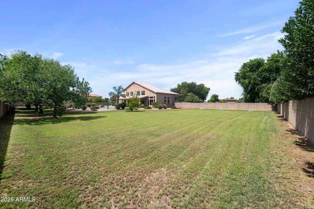 241 S Equestrian Court, Gilbert, AZ 85296