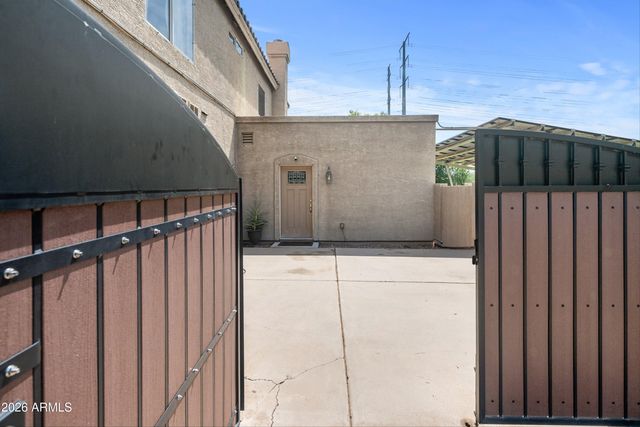241 S Equestrian Court, Gilbert, AZ 85296