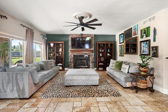 241 S Equestrian Court, Gilbert, AZ 85296