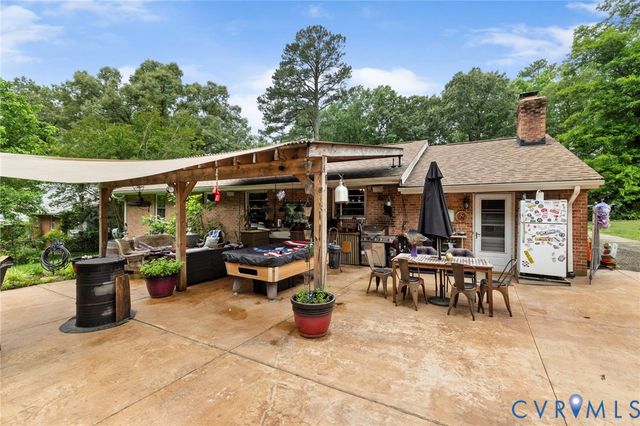 12311 PARKER Ln, Chester, VA 23831