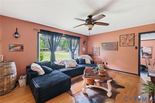 12311 PARKER Ln, Chester, VA 23831