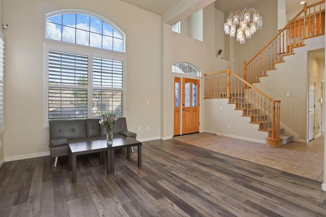 4240 Pinehurst Cir, Stockton, CA 95219