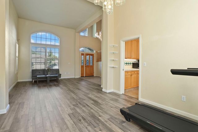 4240 Pinehurst Cir, Stockton, CA 95219