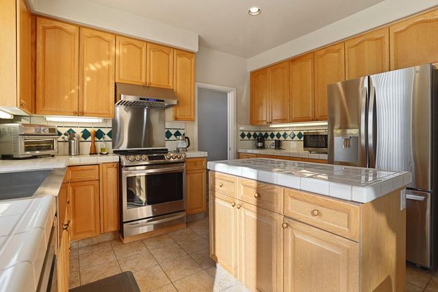 4240 Pinehurst Cir, Stockton, CA 95219