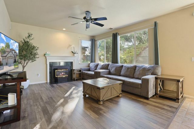 4240 Pinehurst Cir, Stockton, CA 95219