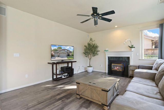 4240 Pinehurst Cir, Stockton, CA 95219