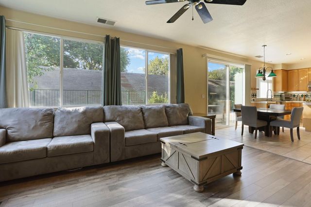 4240 Pinehurst Cir, Stockton, CA 95219