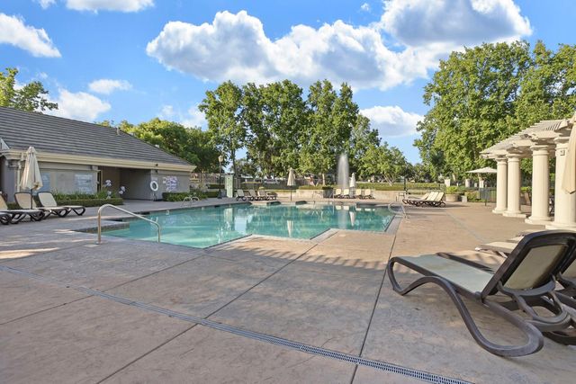 4240 Pinehurst Cir, Stockton, CA 95219