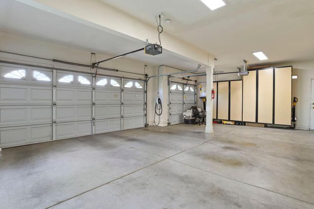 4240 Pinehurst Cir, Stockton, CA 95219