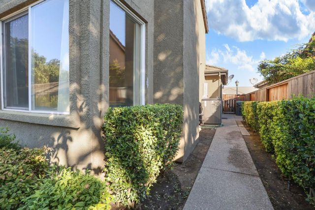 4240 Pinehurst Cir, Stockton, CA 95219