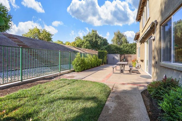 4240 Pinehurst Cir, Stockton, CA 95219