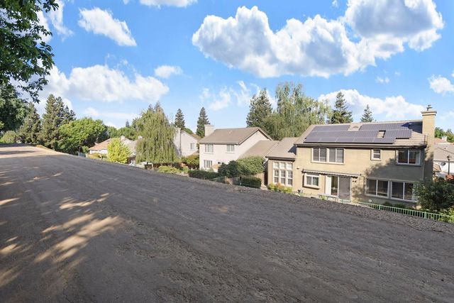 4240 Pinehurst Cir, Stockton, CA 95219