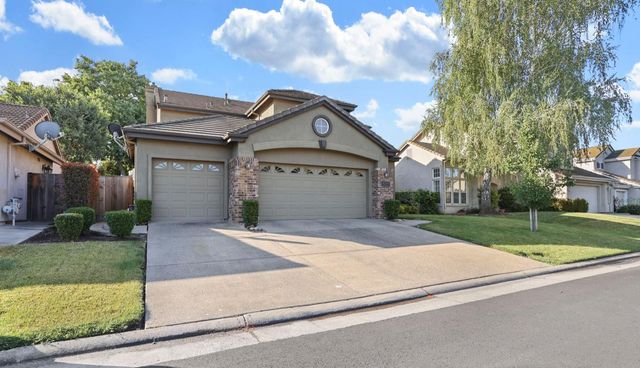 4240 Pinehurst Cir, Stockton, CA 95219