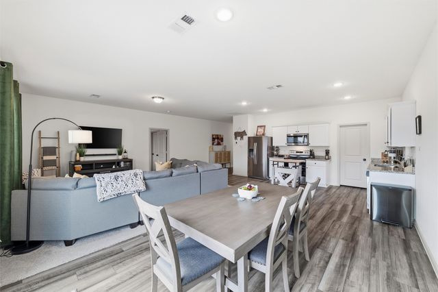 2616 Beech Creek Road, Glenn Heights, TX 75154