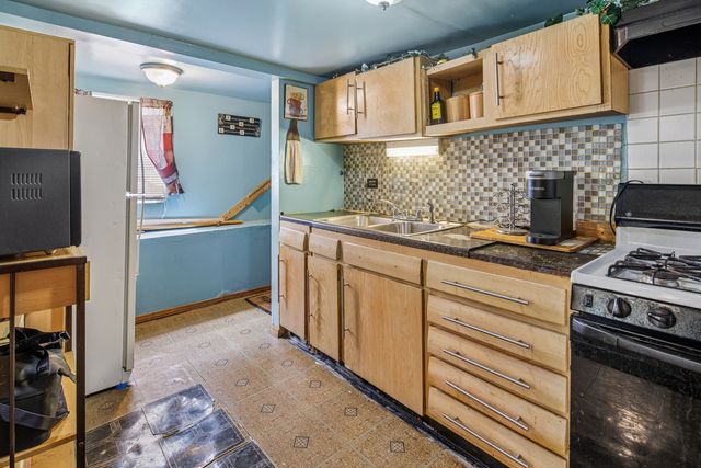 2016 N WHIPPLE Street, Chicago, IL 60647