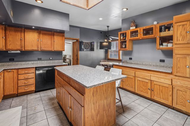 2016 N WHIPPLE Street, Chicago, IL 60647