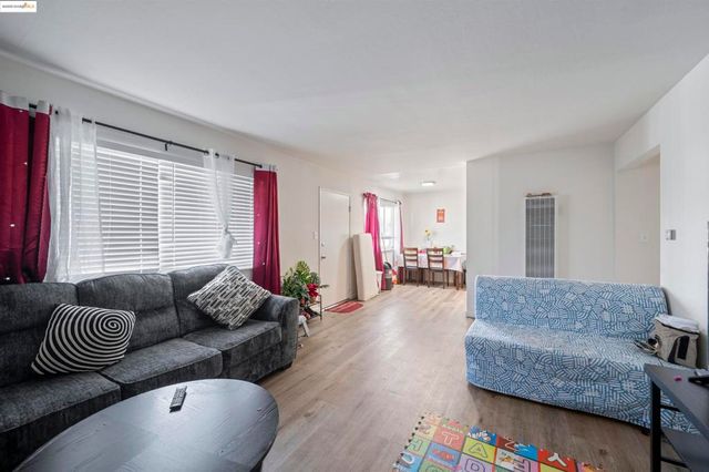 3227 Prentiss, Oakland, CA 94601