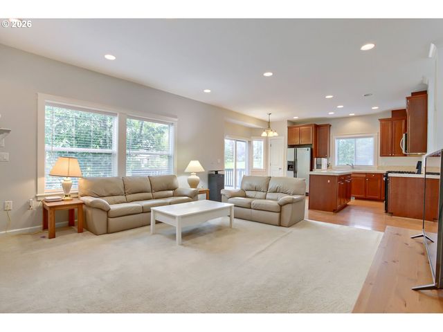 9113 Se NORTHPOINT Ct, Happy Valley, OR 97086