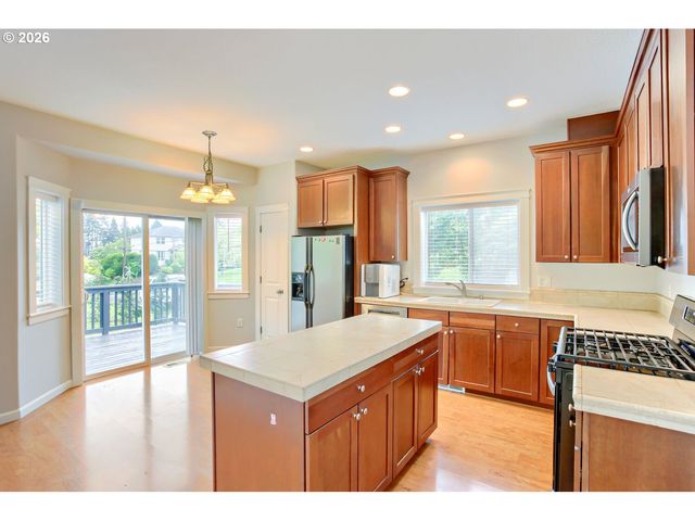 9113 Se NORTHPOINT Ct, Happy Valley, OR 97086