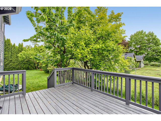 9113 Se NORTHPOINT Ct, Happy Valley, OR 97086