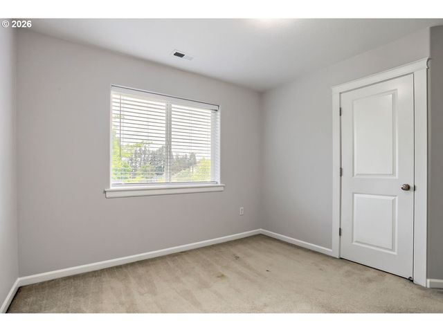 9113 Se NORTHPOINT Ct, Happy Valley, OR 97086