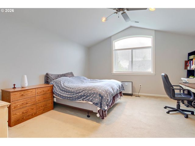 9113 Se NORTHPOINT Ct, Happy Valley, OR 97086