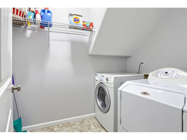 9113 Se NORTHPOINT Ct, Happy Valley, OR 97086