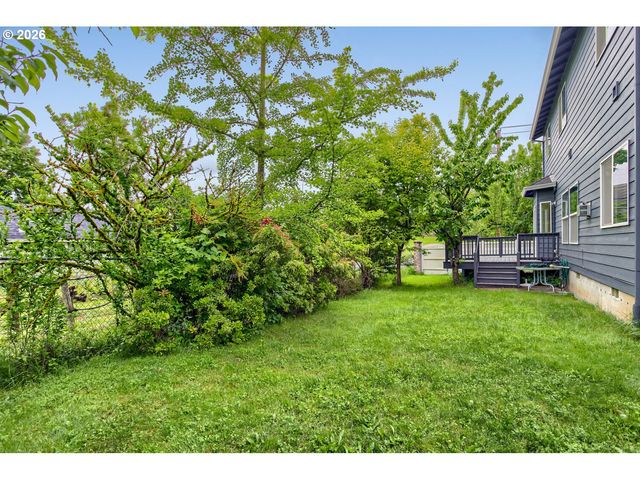 9113 Se NORTHPOINT Ct, Happy Valley, OR 97086