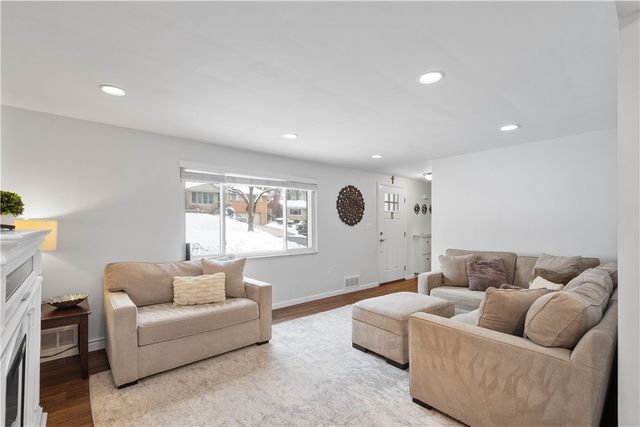 820 Bethany Drive, Mt Lebanon, PA 15243