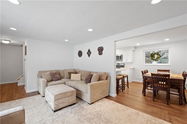 820 Bethany Drive, Mt Lebanon, PA 15243