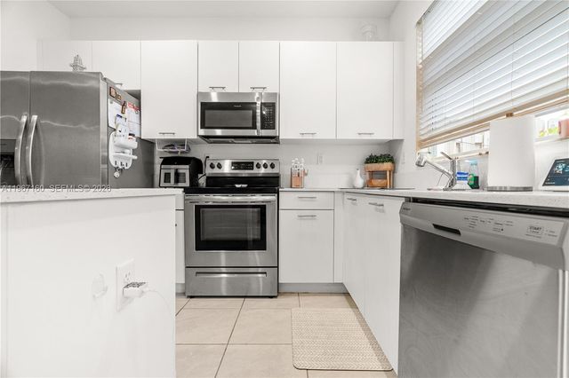 12121 NW 23rd Ct, Miami, FL 33167