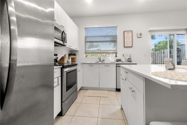 12121 NW 23rd Ct, Miami, FL 33167