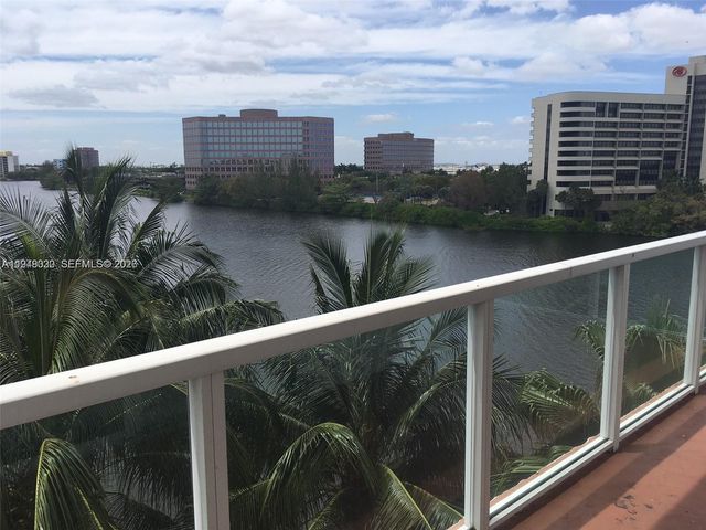 5091 NW 7th St 602, Miami, FL 33126