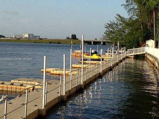 5091 NW 7th St 602, Miami, FL 33126