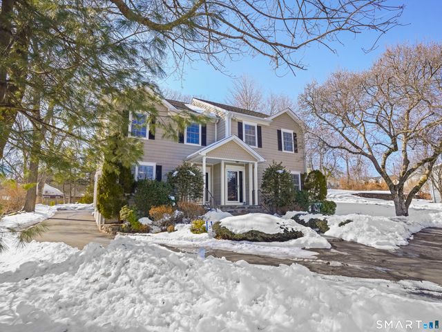 86 Forest Street S, New Canaan, CT 06840