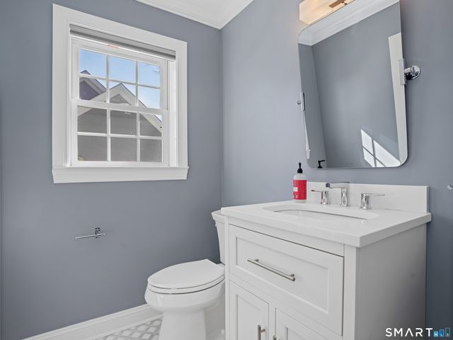 86 Forest Street S, New Canaan, CT 06840