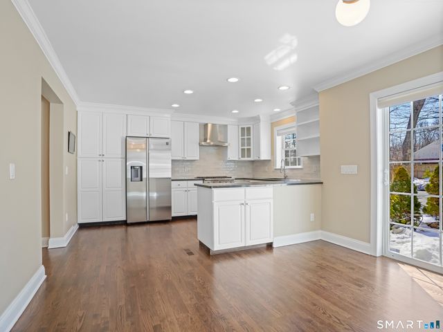 86 Forest Street S, New Canaan, CT 06840