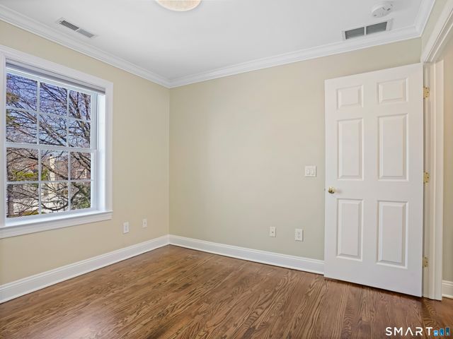 86 Forest Street S, New Canaan, CT 06840