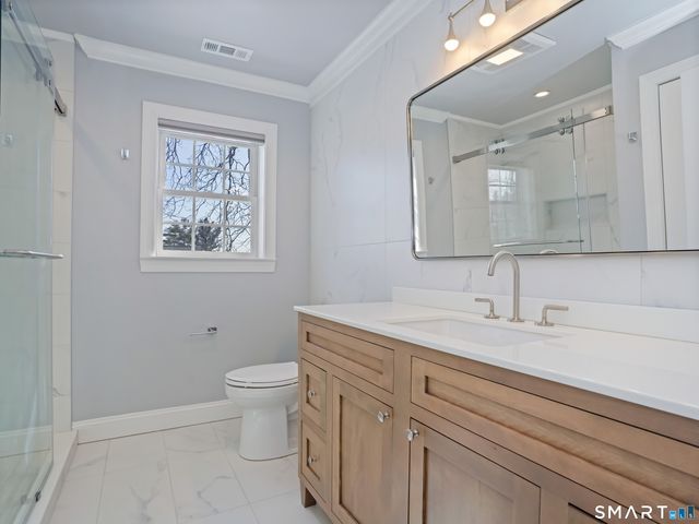 86 Forest Street S, New Canaan, CT 06840