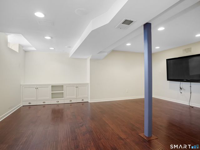 86 Forest Street S, New Canaan, CT 06840