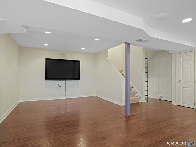 86 Forest Street S, New Canaan, CT 06840