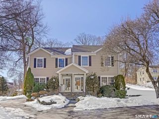 86 Forest Street S, New Canaan, CT 06840