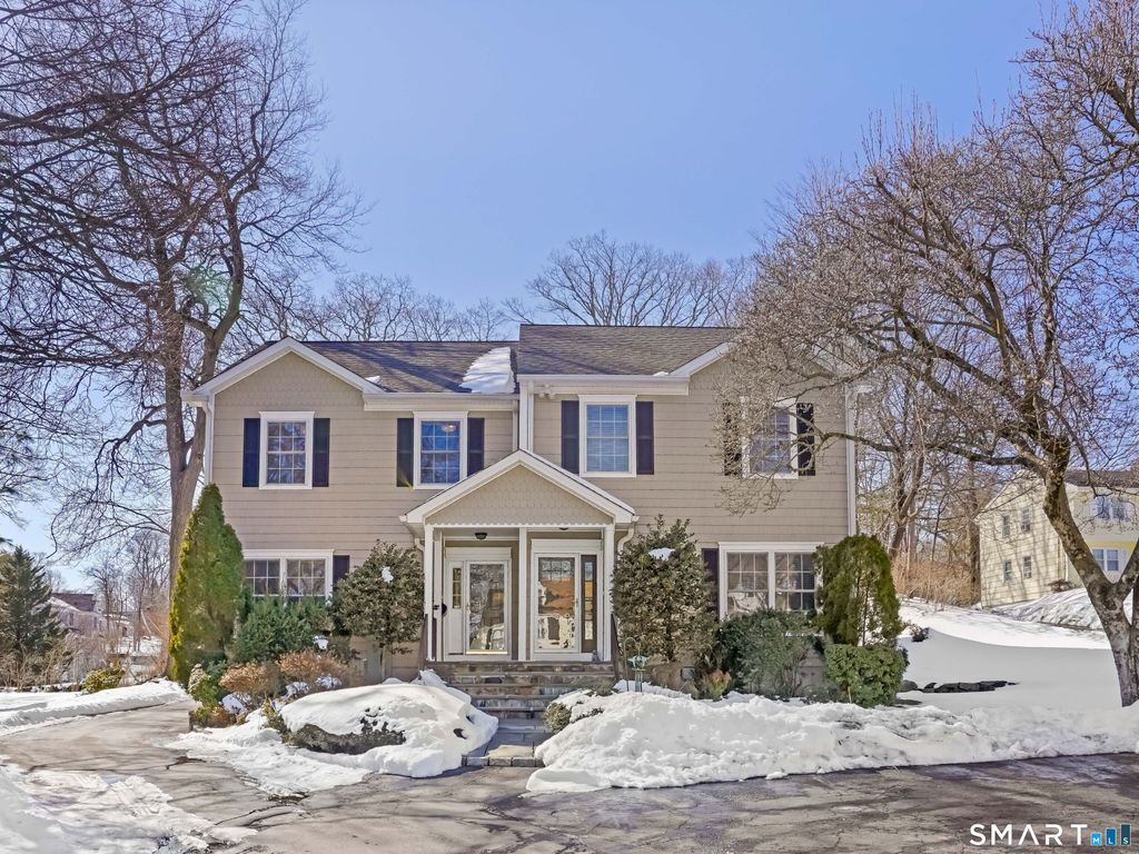 86 Forest Street S, New Canaan, CT 06840