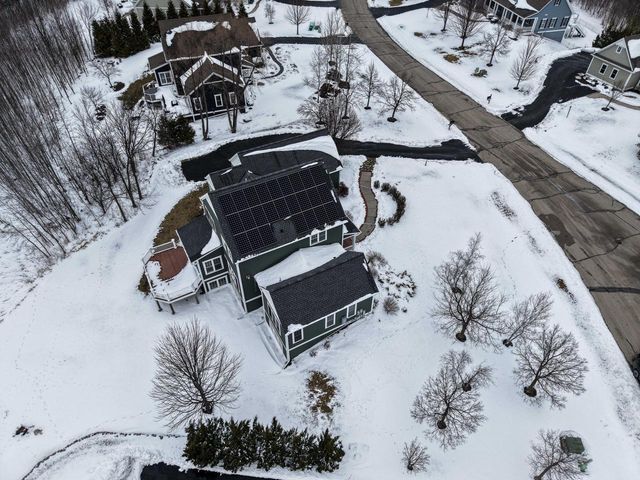 11945 N Sandhill CIRCLE, Mequon, WI 53092