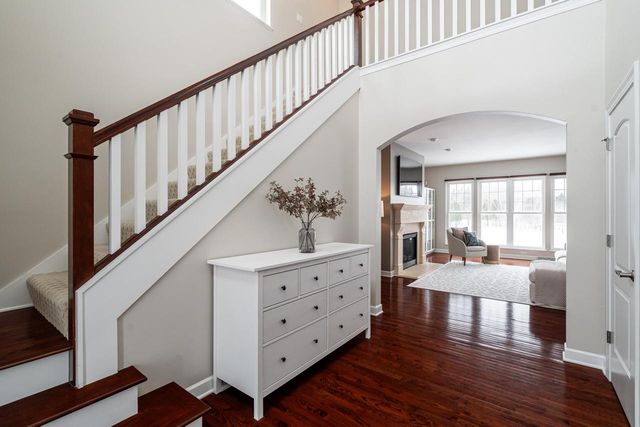 11945 N Sandhill CIRCLE, Mequon, WI 53092