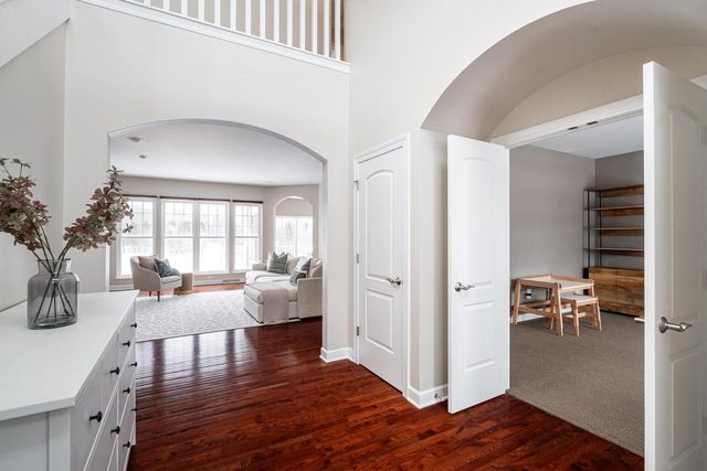 11945 N Sandhill CIRCLE, Mequon, WI 53092