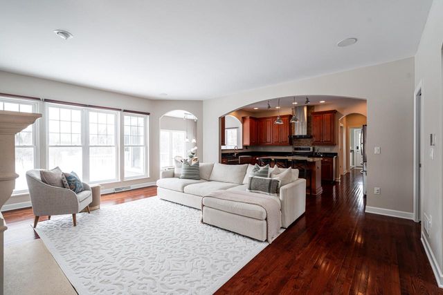 11945 N Sandhill CIRCLE, Mequon, WI 53092