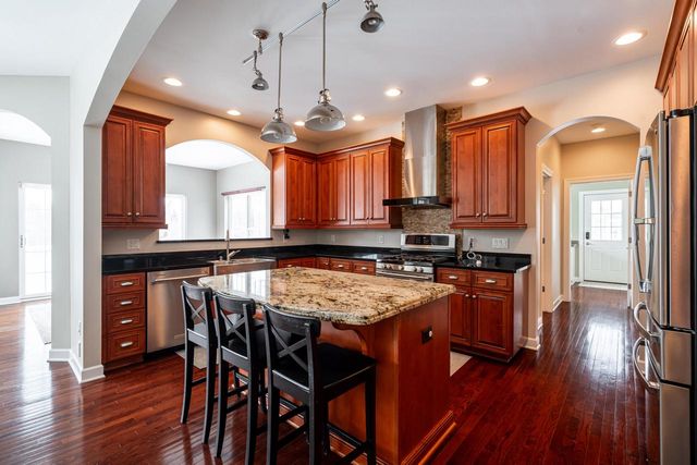 11945 N Sandhill CIRCLE, Mequon, WI 53092