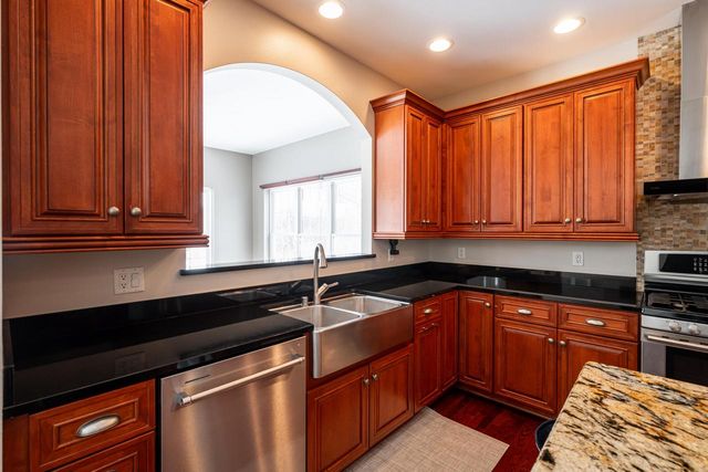 11945 N Sandhill CIRCLE, Mequon, WI 53092