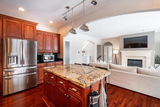 11945 N Sandhill CIRCLE, Mequon, WI 53092